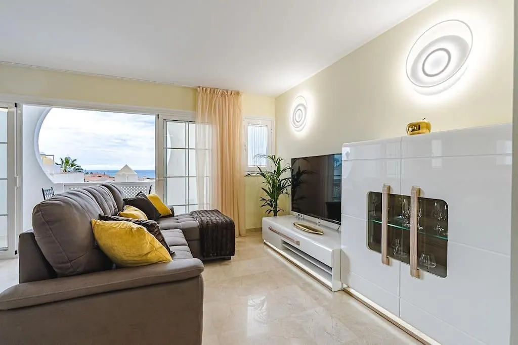 Casa vacanze Villa Large House With Garden And Direct Access To The Pool Callao Salvaje Spagna